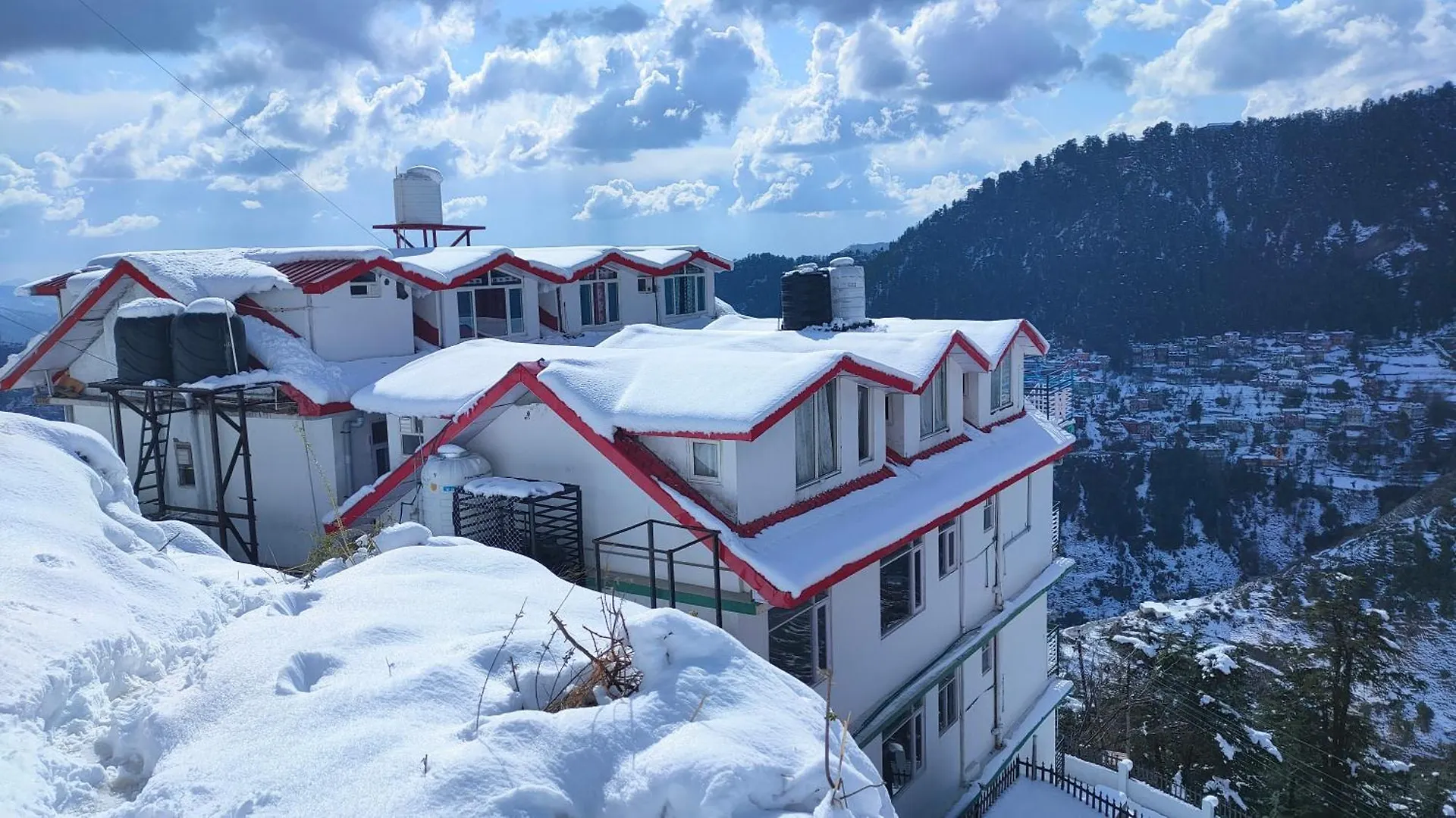 Hill View Apartman Simlá